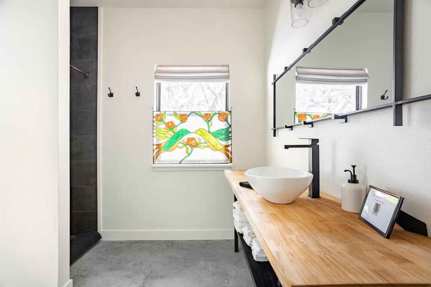 Bedroom one en-suite bathroom